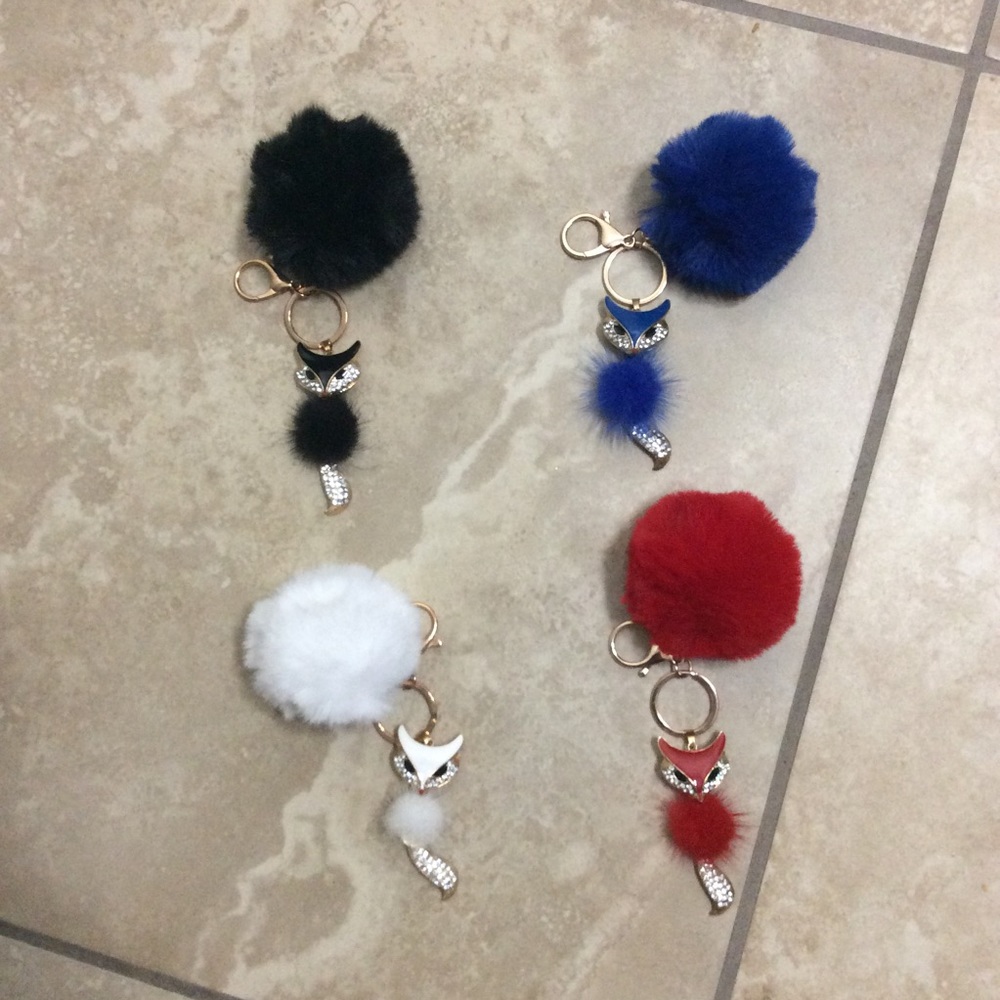 🍒FOX KEYCHAIN BLING FUR BALL CAT DIAMOND BETSEY - Picture 5 of 7